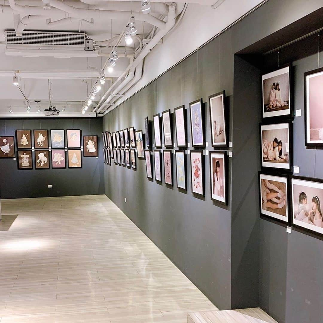 双木昭夫さんのインスタグラム写真 - (双木昭夫Instagram)「今や誰も行けなくなってしまった台湾での展覧会、初めての海外での本格的な展示なのに残念でしょうが無いですーー 台湾の方このツイートを見てたらぜひ行って下さい、よろしくお願いします3月21日から4 月19日まで西門街 皆んなでコロナに打ち勝ちましょう  #越智ゆらの #多屋来夢 #加藤ナナ #なまいきリボンわがままレース #双木昭夫」3月19日 3時33分 - akio_namiki