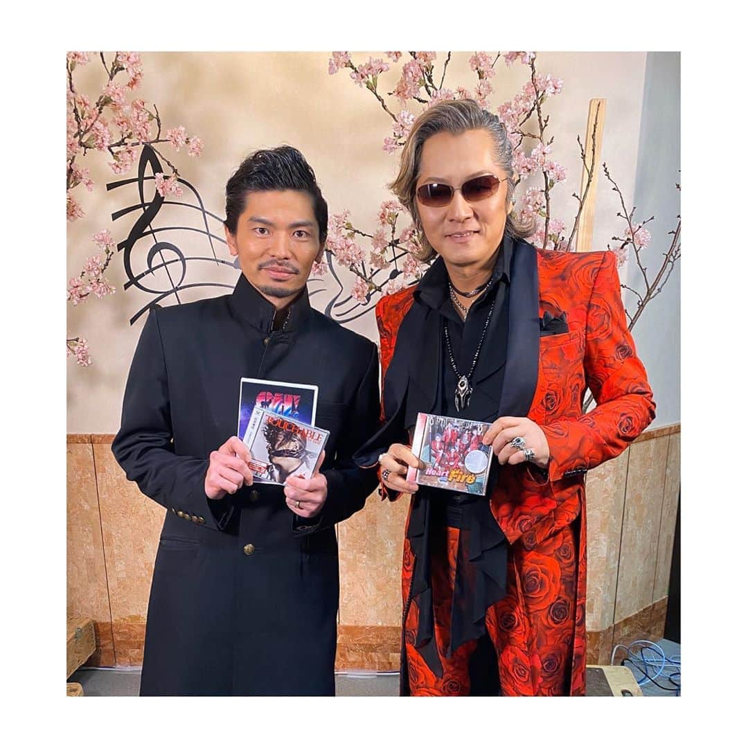 U-YEAH のインスタグラム：「『DECADE』を中学生の時に聴いて以来、 、、、、はい。ただのファンです。収録曲は全て、歌詞を見ずに歌いきる自信あります。笑 歌唱終わりもコーナーを盛り上げてくださって、本当にありがとうございました。  いつか必ずまたお会いできる日を信じて。  #石井竜也さん #米米club  #cdtv卒業ソング音楽祭」