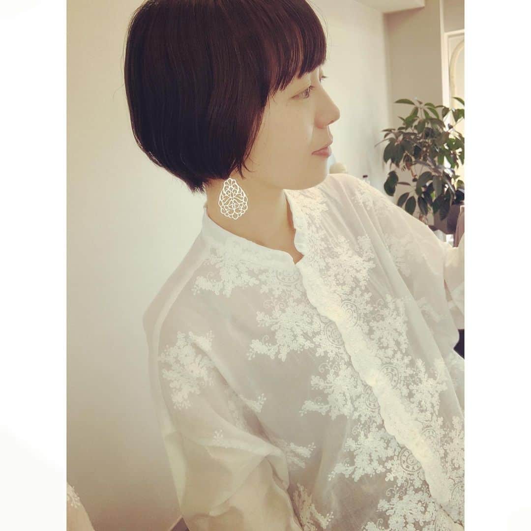 熊木杏里のインスタグラム：「私の中の春。  #ショートボブ  #mizuiroind」