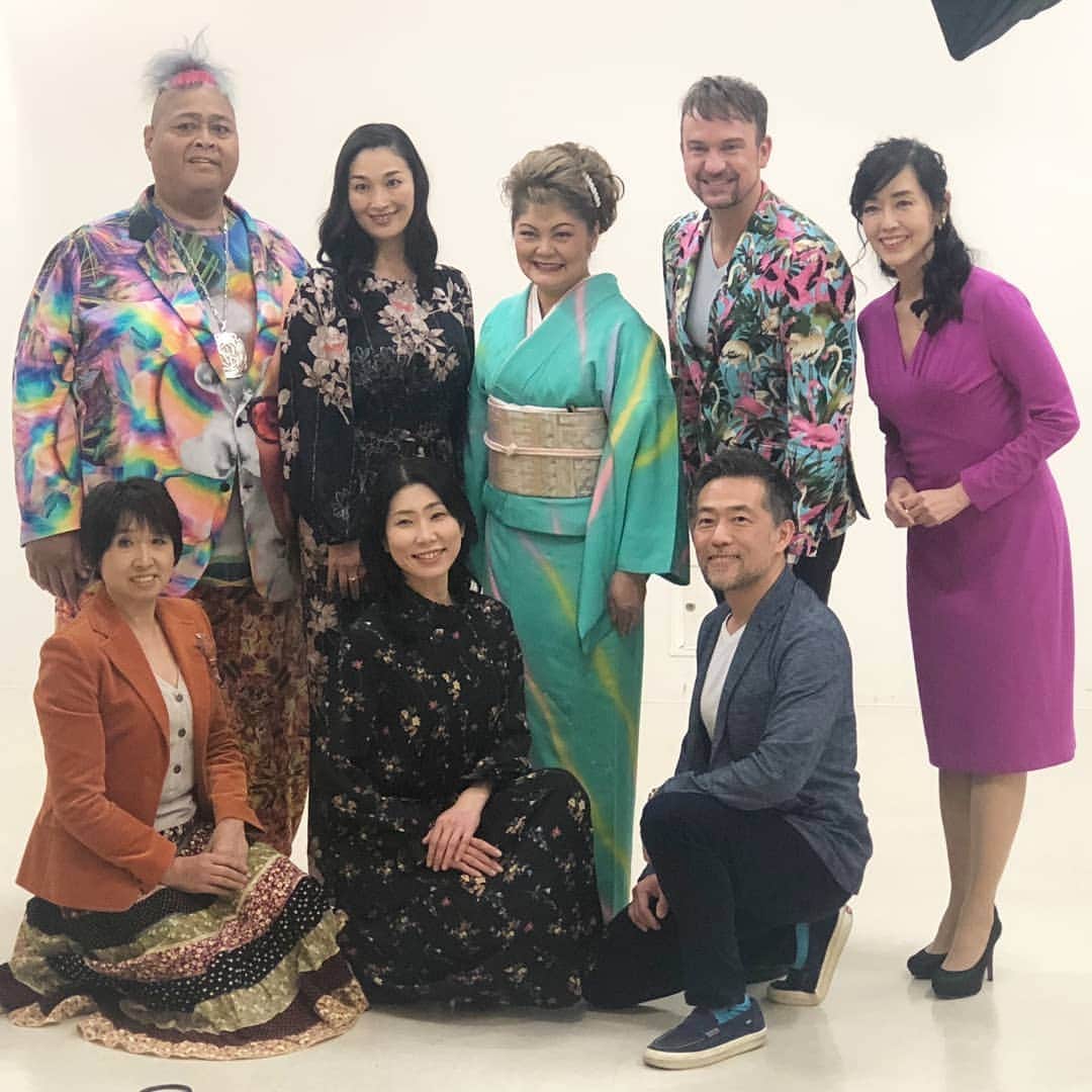 小錦千絵（TAUPOU）さんのインスタグラム写真 - (小錦千絵（TAUPOU）Instagram)「ALOHA!!!!! 【Special Beauty Japan 2020】のお知らせです☺️ 5月24日(日)15:00より山野美容専門学校で開催されます！  スペシャルビューティージャパンは、ダウン症・自閉症・知的発達障害のある若者たちの新しい成長の機会。｢自分には出来る、自分は素晴らしい｣と気づく場所をみんなで作りあげます。ショーではとびっきりのお洒落をし、今の自分を一生懸命表現します。みんなこの日の為に精一杯努力をしているので、是非応援に来て下さい！  先日スチール撮影と、当日全員で踊るフラダンスのムービーを撮って来ました✨私達夫婦もこのような素晴らしいイベントに出演出来る事がとっても嬉しいですし光栄です！皆さんの拍手、声援が彼等の笑顔とパワーになりますので、是非応援にいらして下さい‼‼️宜しくお願いします(* ´ ▽ ` *) ・ ・ ・ ・ ・ #スペシャルビューティージャパン #スペシャルビューティージャパン2020 #specialbeautyjapan #山野美容専門学校  #ジェイソンハンコック  #KONISHIKI  #小錦八十吉  #小錦夫妻 #小錦千絵」3月19日 15時08分 - taupou52