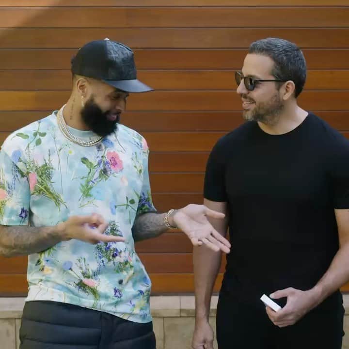 オデル・ベックハン・ジュニアのインスタグラム：「I ripped through a whole deck of cards with the help of my brotha @davidblaine of course. I kno we’re all bored at home so let me see how many cards yall can do! Remember technique is the key! And don’t hurt urself 😭😒 #DavidBlaineDeckChallenge  I challenge @kingjames @willsmith @kevinhart4real @neymarjr @justinbieber @cristiano」