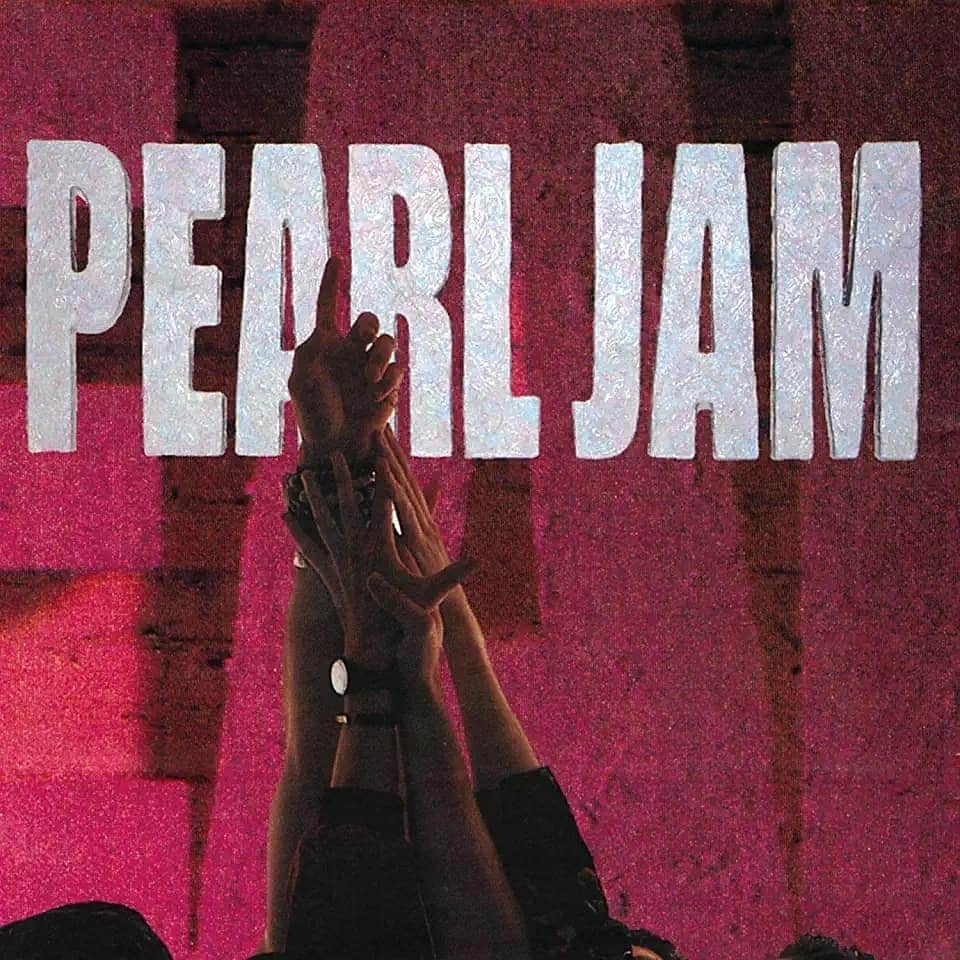 中村松江さんのインスタグラム写真 - (中村松江Instagram)「今日の一曲はPearl Jamで『Even Flow』です✨ アルバム「Ten」に収録。 様々なロックの魅力が詰まったバンド、パール・ジャムのデビューアルバムからの一曲✨ 日本では今ひとつ認知度が低い気がしますが、アメリカでは凄い人気バンドです⤴️ この曲が入ってるファーストアルバムは名盤で、選曲に悩みましたがノリの良いこの曲にしました😅 若干暑苦しいですが、とにかくヴォーカルのエディ・ヴェダーの存在感が凄いです😄 同時期で先にブレイクしたニルヴァーナはカート・コバーンの死で終わってしまいましたが、パール・ジャムはまだまだ現役で、今月末にニューアルバムも発売されるので、こちらも楽しみです✨ (№196) #歌舞伎　#中村松江 #pearljam #evenflow #ten」3月19日 9時06分 - matsue_nakamuraofficial
