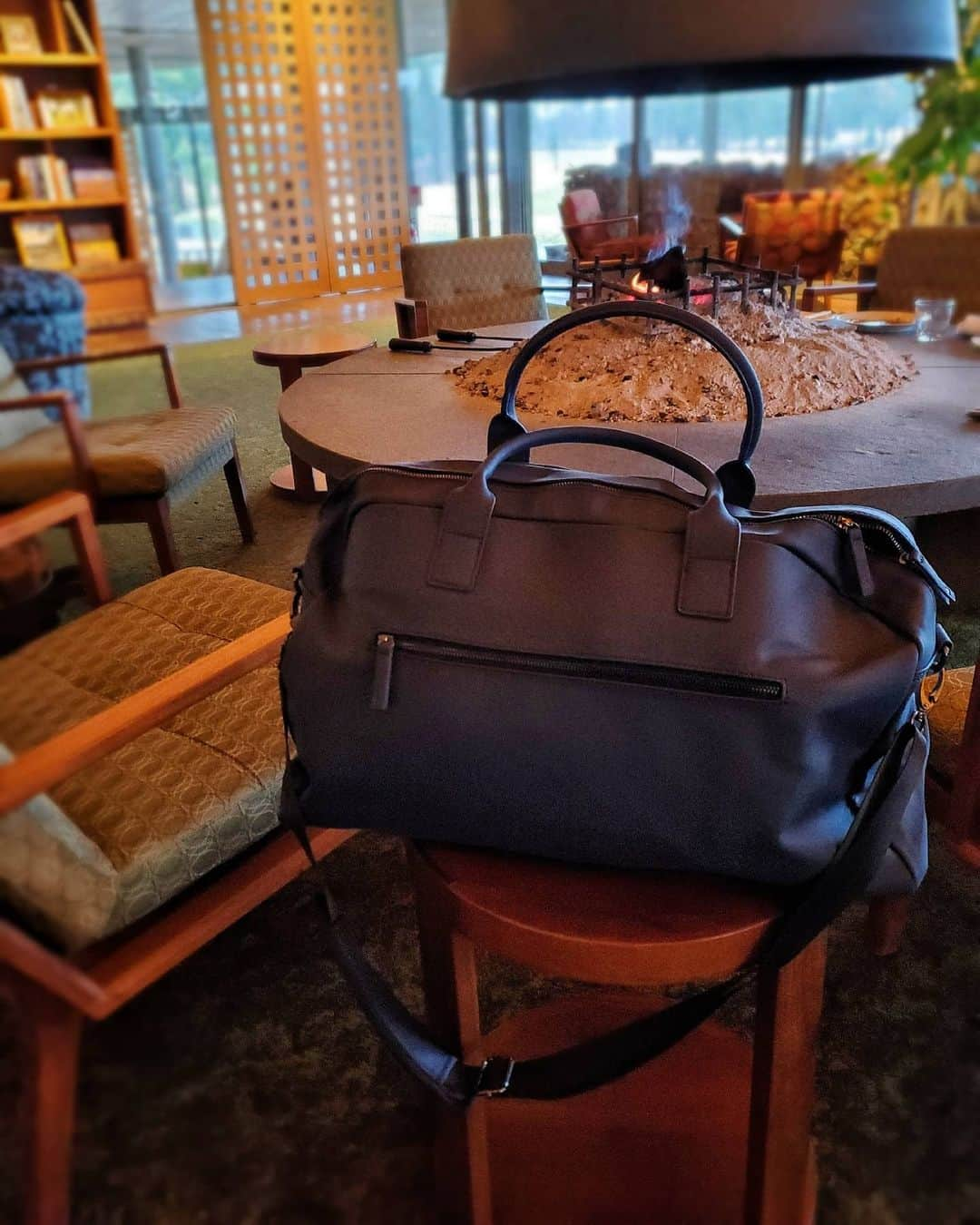 保坂玲奈さんのインスタグラム写真 - (保坂玲奈Instagram)「____#mybag #golf . . 打ち初めがまさかの雪という事件⛄笑 . ゴルフ用のバッグを ピンクから大人にしました🙈 ポケット沢山で収納もいいし、 シンプルで品が良くて使える場面が多そうです😳💞 . . . @thefriendlyswede_japan #thefriendlystede#ゴルフバッグ#トラベルバッグ#ジムバッグ」3月19日 9時04分 - __renao_0707