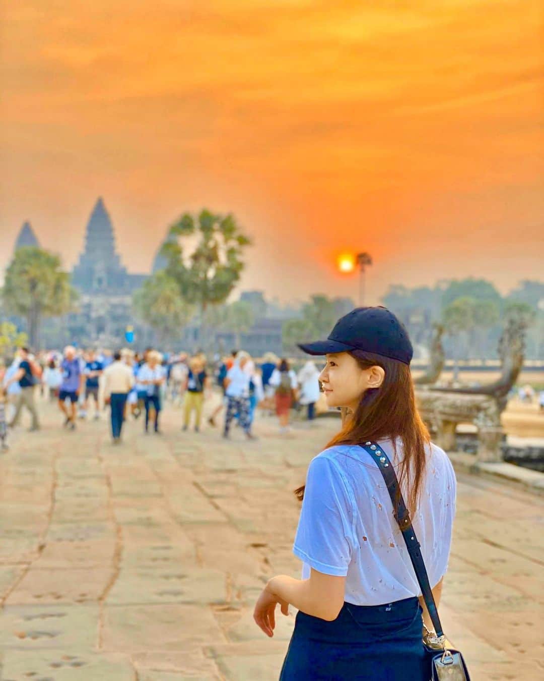 平山美春さんのインスタグラム写真 - (平山美春Instagram)「Good Morning☀️ アンコールワットで見た朝日🌅✨ 荘厳な空気🙏 . . #ankorwat #cambodia #siemreap  #sunrise #sunrisephotography  #instagood #instatravel #travel  #travelgram #travelphotography  #travelporn #traveltheworld #travelholic」3月19日 9時18分 - miharuhirayama