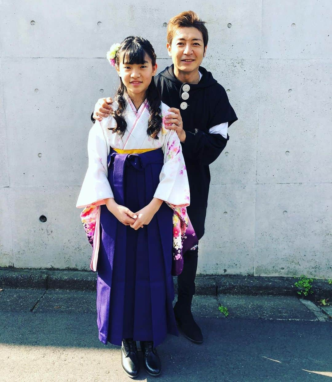 つるの剛士さんのインスタグラム写真 - (つるの剛士Instagram)「今日は次女おとの小学校卒業式。  縮小卒業式になり親も式には参加できずですが、 娘の晴れ姿を見送り、 小学6年間の卒業をしっかり祝いたいと思います。  改めまして、 全国の各卒業生の皆様、 そして親御さん、  この度はご卒業おめでとうございます🌸  #全国の卒業生の皆さん親御さんおめでとうございます✨」3月19日 9時20分 - takeshi__tsuruno