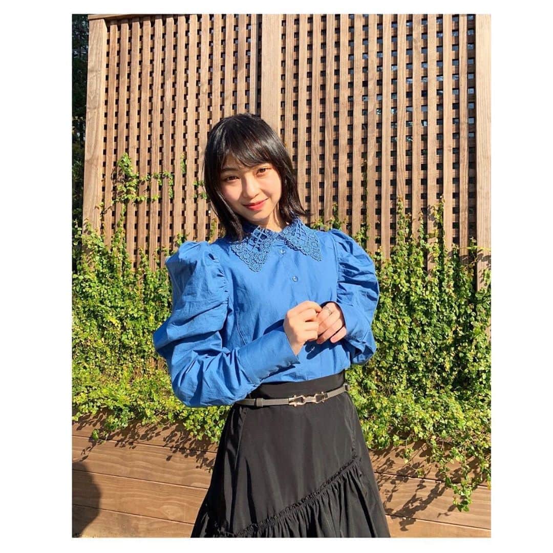 のインスタグラム：「❤︎﻿ ﻿ 👗#かなみしふく﻿ ﻿ ﻿ 最近のお気に入りのシャツ💙﻿ 襟もとのデザインと肩が可愛い✨﻿ ﻿ 意外と私服で真っ青は珍しいｶﾅ?🙄笑﻿ ﻿ ﻿ ﻿ シャツ#ZARA﻿ スカート#FURFUR﻿ ﻿ #私服 #fashion ﻿ #instagood #instalike #followme」