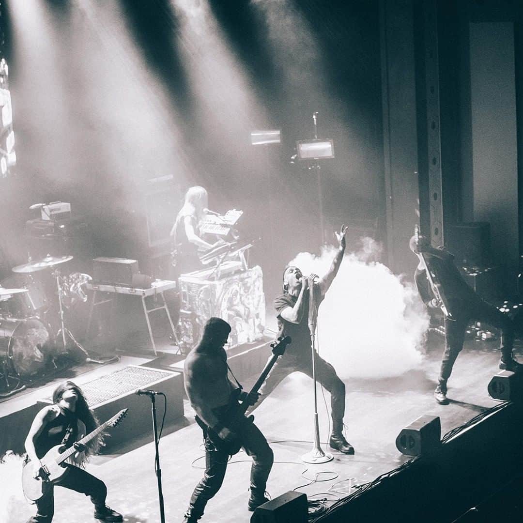 Revolverさんのインスタグラム写真 - (RevolverInstagram)「@codeorangetoth's "LAST ONES LEFT: In Fear of the End" livestreamed show — at the virtually empty @roxiantheatre — was one for the ages. The performance premiered on YouTube tonight with improved audio mixed and mastered by Will Yip. Watch it and check out exclusive photos of the show at Revolvermag.com. 📸: @nickseyler」3月19日 10時22分 - revolvermag