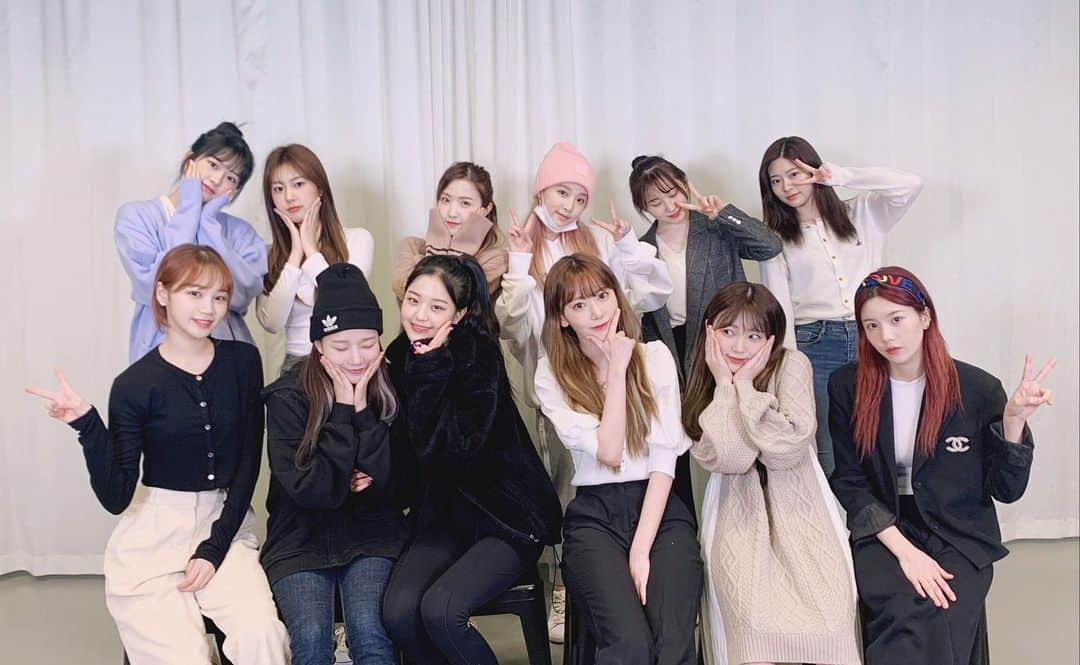 h3artbrak3rsさんのインスタグラム写真 - (h3artbrak3rsInstagram)「… #IZONE #아이즈원 #アイズワン #wonyoung #장원영 #sakura #宮脇咲良 #yuri #조유리 #yena #최예나 #yujin #안유진 #nako #矢吹奈子 #eunbi #권은비 #hyewon #강혜원 #hitomi #本田仁美 #chaewon #김채원 #minju #김민주 #chaeyeon #이채연 #HappySakuraDay #vlive」3月19日 16時00分 - h3artbrak3rs