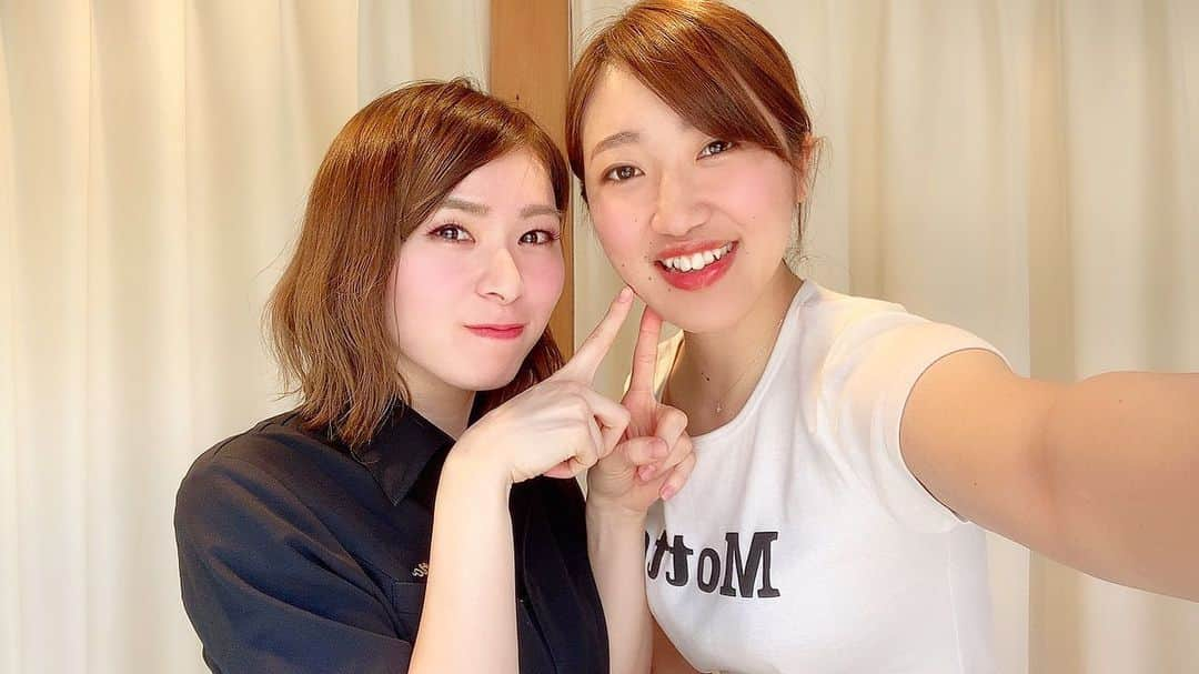 鳥越未玖のインスタグラム：「※ ※ 大親友の早織がMottoの一員に なりました(*´꒳`*)♡ ・ ・ 本当に真面目で優しい早織が 側にいてくれるのは心強いし 頑張ろうって気持ちになる^ ^ ・ ・ 〜代官山店〜 未玖🦍 舞華🐙 舞 🐥 風夏🐭 早織🦁 みんなでがんばってこーね^ ^」