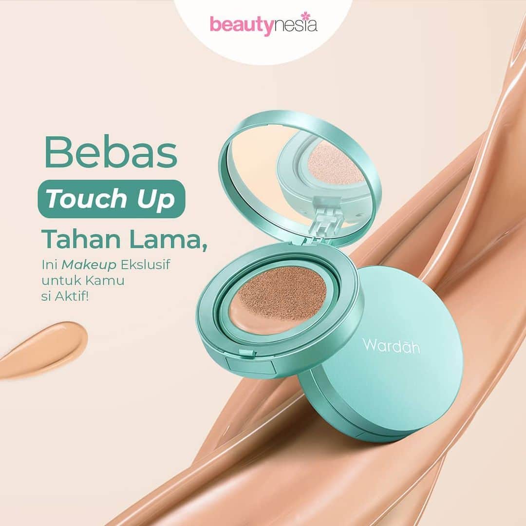 のインスタグラム：「Punya segudang aktivitas setiap hari bikin kamu nggak sempet touch makeup sering-sering, Beautynesian. Kamu butuh makeup yang bisa tetap on di manapun dan kapanpun, tapi tanpa terlihat berlebihan. Seperti Wardah Exclusive Flawless Cover Cushion, yang punya high coverage dengan shade yang natural untuk sehari-hari. Karena teksturnya ringan dengan superfine silky particles, cushion ini bisa menutupi masalah kulit wajah dan memberikan efek glowing natural tanpa membuat kulit terasa berminyak.  Wardah Exclusive Flawless Cover Cushion juga mengandung SPF 30 PA+++, jadi kamu nggak perlu khawatir terkena paparan sinar matahari saat banyak kegiatan outdoor. Ada 4 pilihan shade yang bisa kamu coba. Yaitu 01 - Light Beige, 02 - Honey Beige, 03 - Sandy Beige dan 04 - Natural. Kalo kamu cocok cushion yang mana nih?  #Beautynesia #BeautynesiaID」