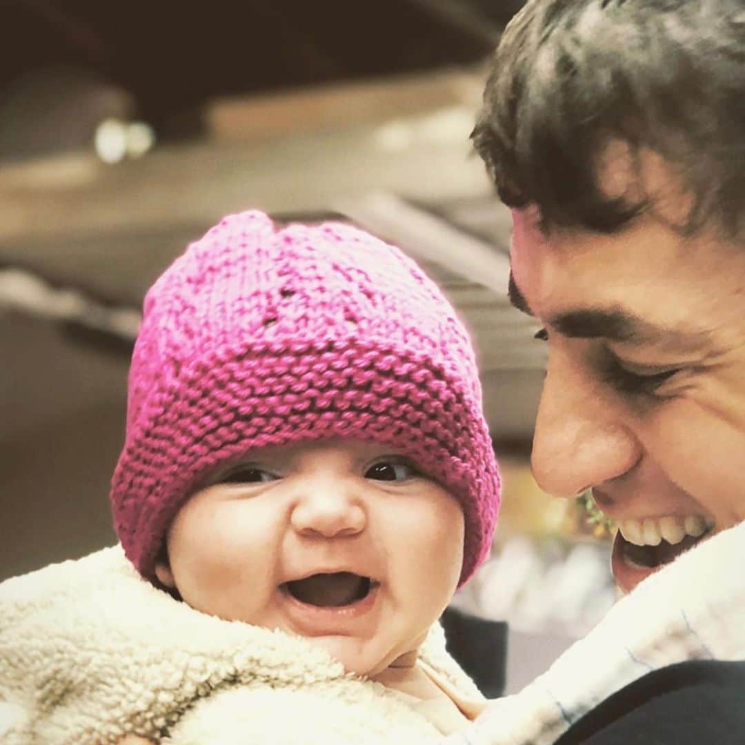 cassieのインスタグラム：「Sorry @alexfine44 - I copied your whole post but I love my family @almosthome」