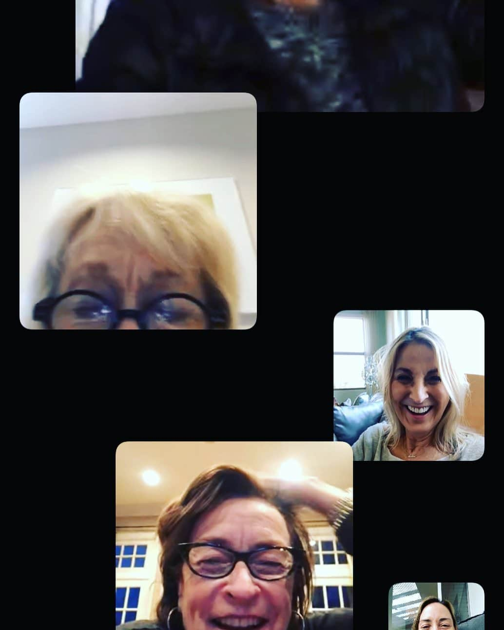 ブリー・ターナーさんのインスタグラム写真 - (ブリー・ターナーInstagram)「Face Time with grandma and mama and aunts. #quarantine #bonding #❤️」3月19日 11時27分 - realbreeturner