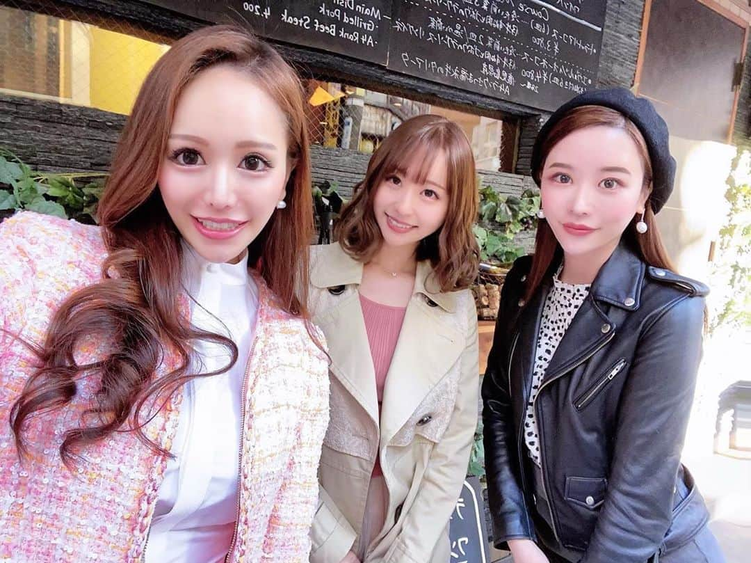 桜ゆみさんのインスタグラム写真 - (桜ゆみInstagram)「. たのしいたのしいランチ会だった💖 またやるんだー😋✨✨ 似てないからこそ面白い♥️🎉 .  #monnalisa #monnalisarestaurant #restaurantmonnalisa #モナリザ #レストランモナリザ #モナリザ恵比寿 #恵比寿グルメ #恵比寿ランチ #恵比寿フレンチ #フレンチランチ #フレンチランチコース #女子会ランチ  #fabric #新宿ファブリック #ファブリック #ラウンジ #キャバクラ #キャバ嬢 #歌舞伎町 #歌舞伎町キャバ嬢 #桜ゆみ #移籍 #一ノ瀬さや #渚まりん」3月19日 11時45分 - yumi.sakura1111