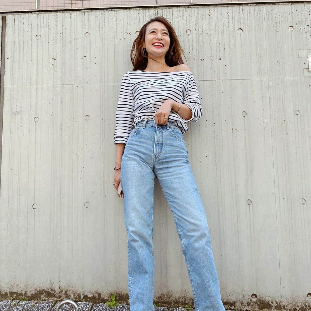 難波礼華さんのインスタグラム写真 - (難波礼華Instagram)「@moussyofficial  moussyから新しいデニム『PLAIN JEANS』👖💕 何にでも合うしこなれ感でるし最高〜🥳 いつも緩めにデニム履く事が多いけど、 カタチ可愛いからジャストサイズにしたよ✌️ moussyのデニム毎回大満足でだいすき💕 #MOUSSY#MOUSSYPLAINJEANS#MOUSSYJEANS#MOUSSYSNAP#MOUSSY_PR」3月19日 11時53分 - ayakanamba