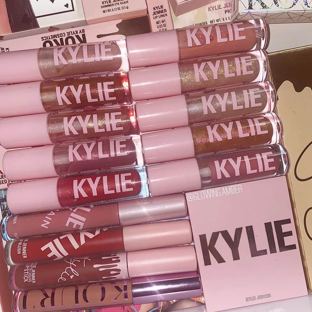 Kylie Cosmeticsさんのインスタグラム写真 - (Kylie CosmeticsInstagram)「we love seeing your Kylie collections 💗 tag us in yours! ✨ @glowing.amber」3月19日 11時56分 - kyliecosmetics