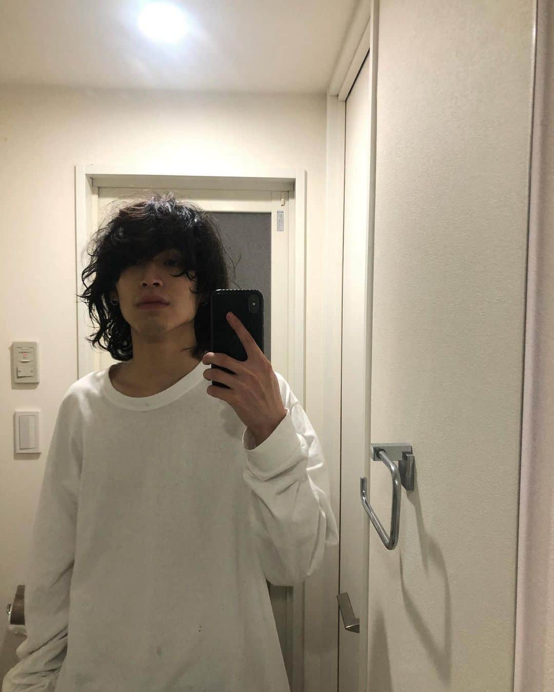 福島 理久さんのインスタグラム写真 - (福島 理久Instagram)「だいぶな事後報告になりましたが、髪切りました。 @s_1129 ありがとう！」3月19日 12時33分 - sennoriq