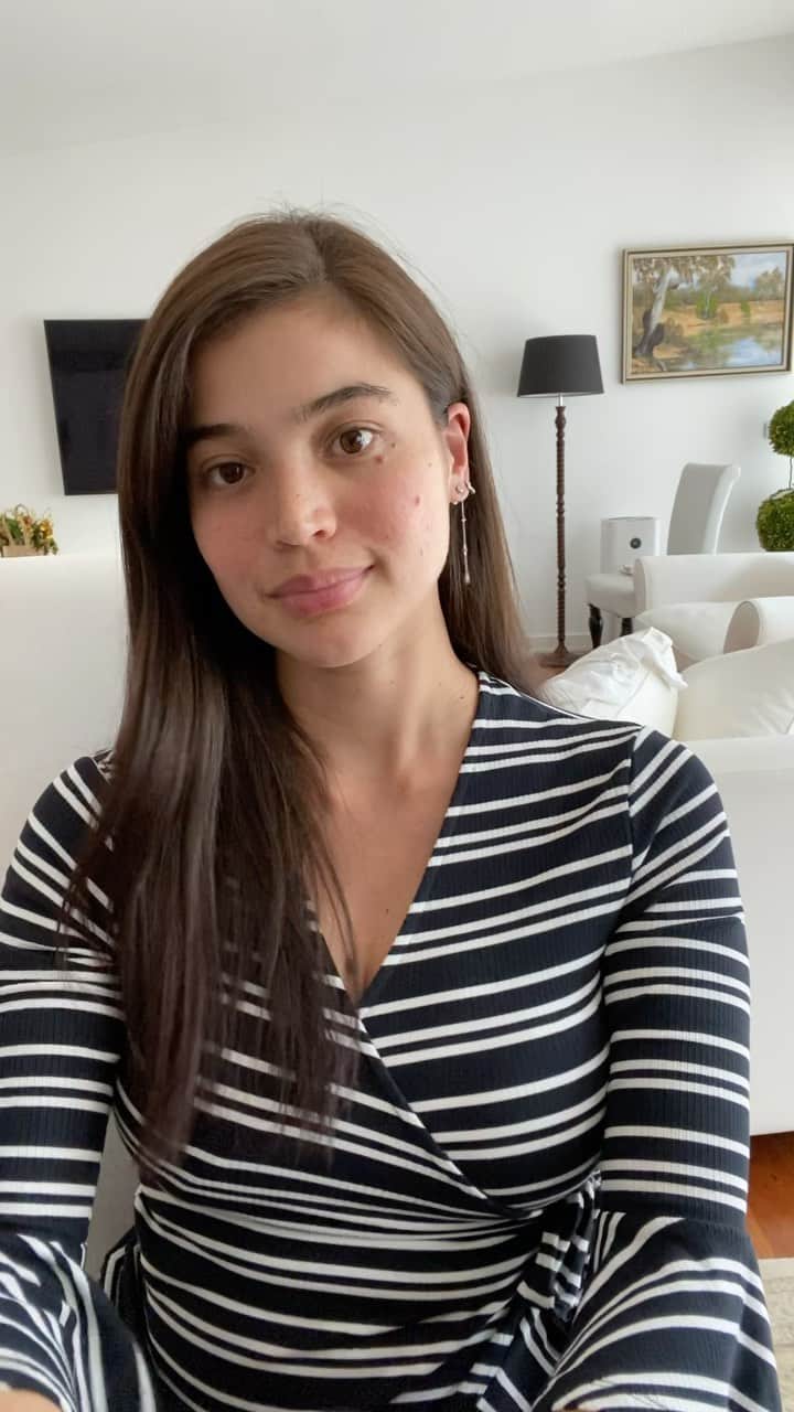 アン・カーティスのインスタグラム：「You can help. Donate now (link in bio) https://bit.ly/2w3RBWA and help keep children and families safe. @unicefphils #foreverychild #COVID19 #COVID19PH」