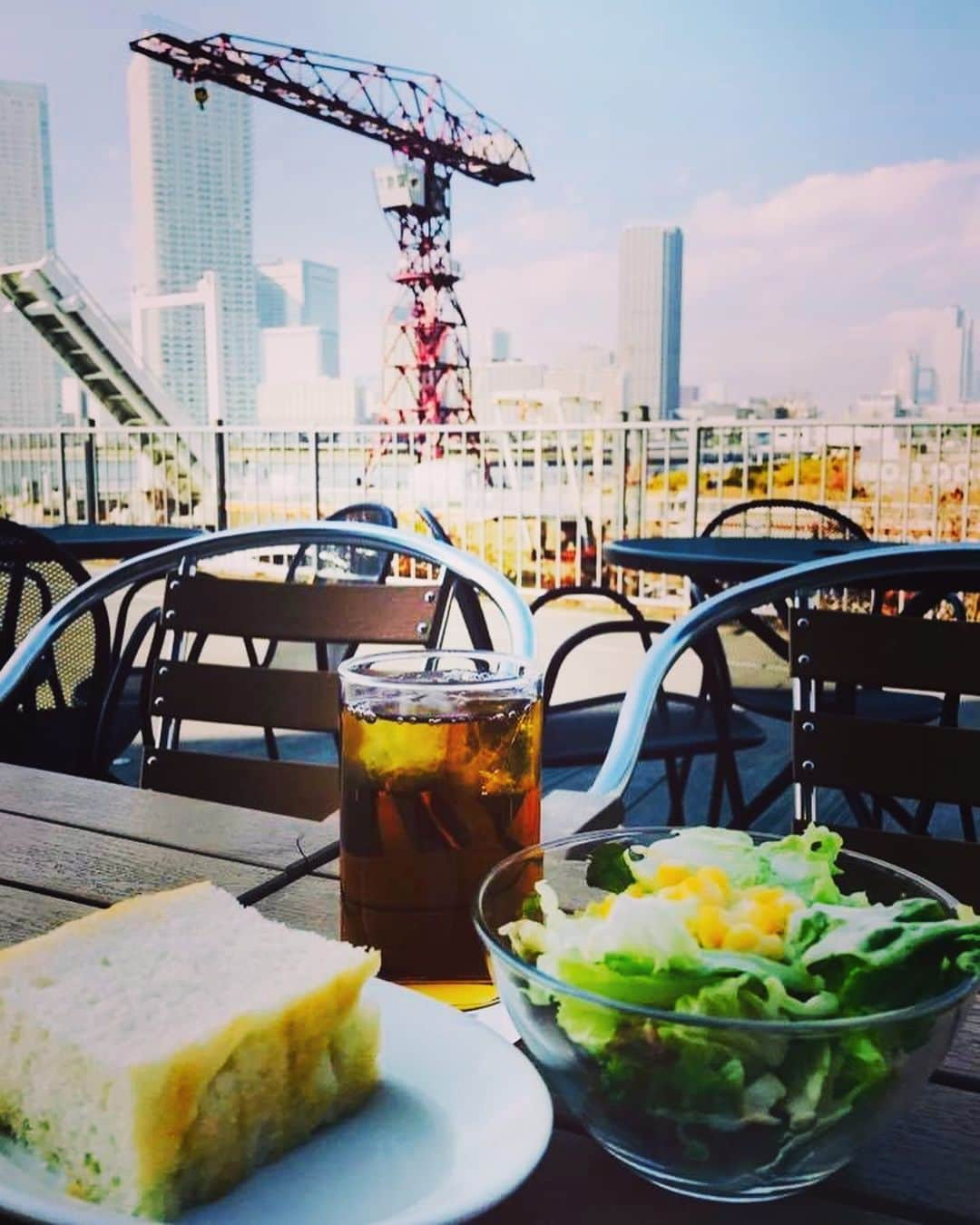 美川憲二さんのインスタグラム写真 - (美川憲二Instagram)「ウォーターフロント豊洲でランチよ〜😋🍴☀️☀️🌈🌈🌊🌊🌊 #ららぽーと豊洲  #テラスランチ  #豚肩ロースのバルサミコソテー  #今日は暖かいからテラスが気持ちよかぁー #美川憲一 #美川憲二 #ものまね」3月19日 13時24分 - mikawakenji