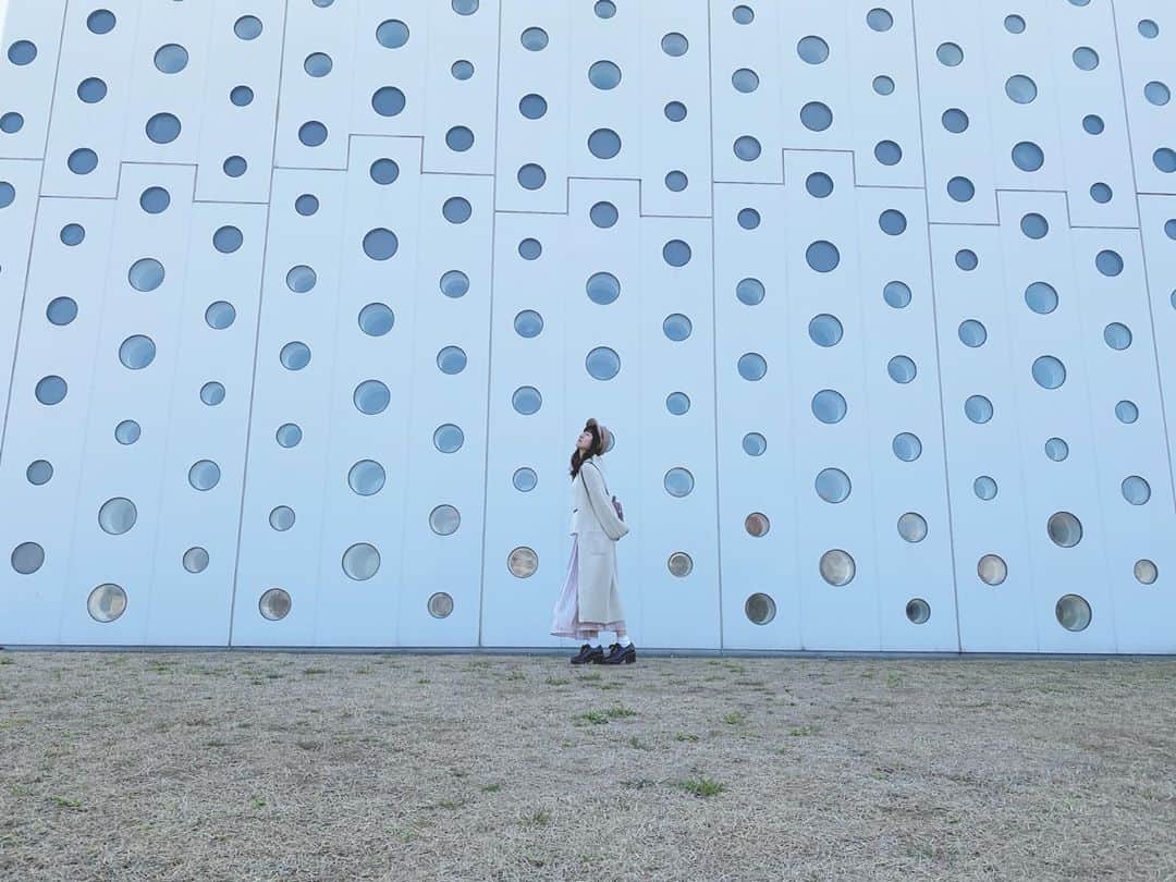 秋波愛さんのインスタグラム写真 - (秋波愛Instagram)「✿.* . . . ぽかぽかだとおでかけしたくなるね🧸🌸 . . . #金沢海みらい図書館 #海みらい図書館  #石川県 #金沢 #金沢旅行 #図書館  #japantrip #kanazawa #travel  #tripgram #library #japanesegirl  #あいちん #秋波愛 🐇🎀」3月19日 13時43分 - akinamiai