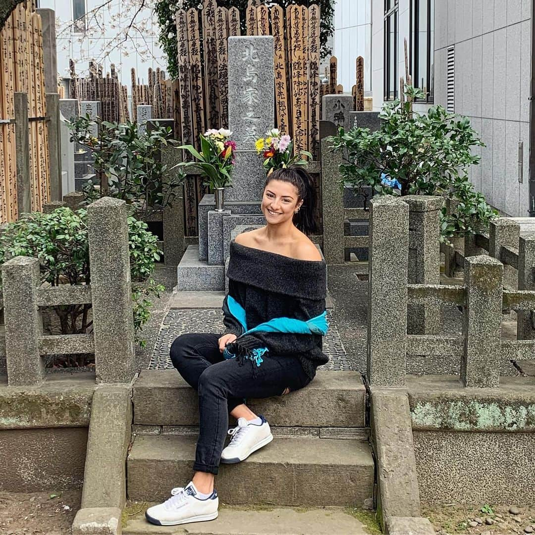 シャンテル・ケリーさんのインスタグラム写真 - (シャンテル・ケリーInstagram)「#tb to this time last year in beautiful Japan! Hoping everyone is staying safe and taking care of not only their physical health, but their mental health as well 💙💙 #worldchampionships #tb #staysafe」3月19日 14時06分 - chantelle_kerry