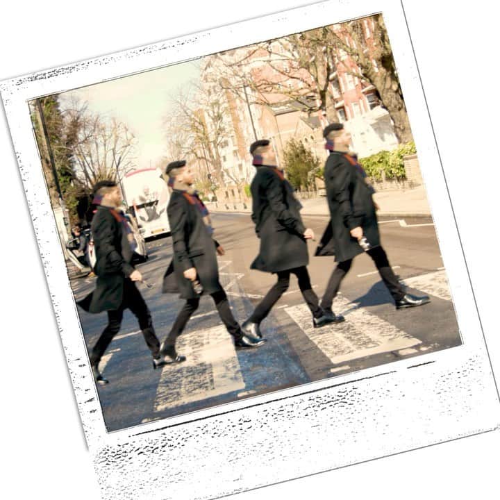 メナ・マスードのインスタグラム：「And in the end The love you take Is equal to the love you make Abbey Road. London.」