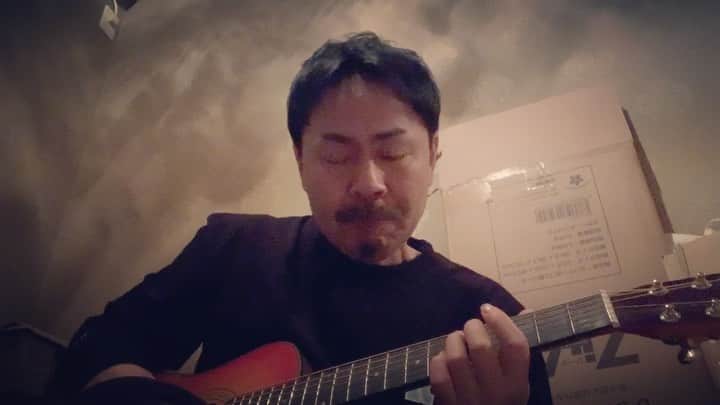 こーいちのインスタグラム：「寝れないあなたへ。  #続きは自分で歌って」