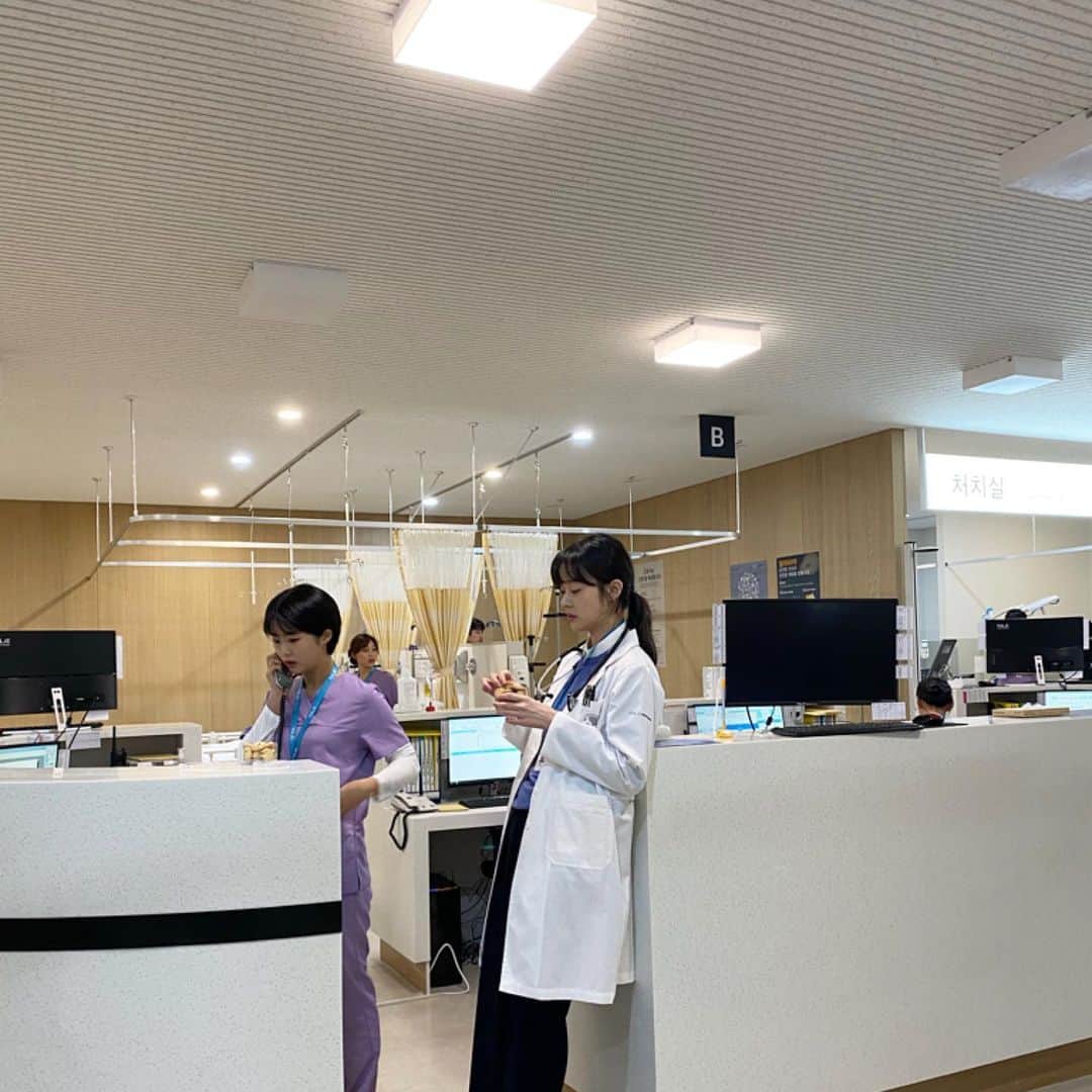 シン・ドヒョンのインスタグラム：「🏥」