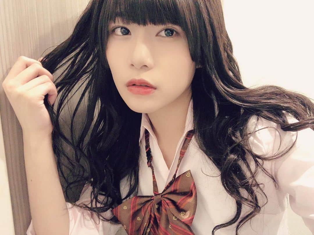 橘ひなたのインスタグラム：「22歳で制服はさすがに自分の気持ちがアウト。。」
