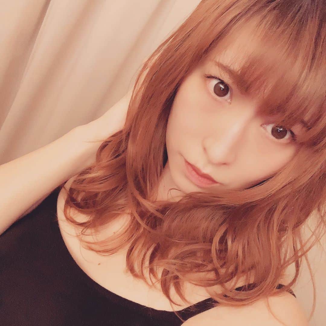 名塚佳織さんのインスタグラム写真 - (名塚佳織Instagram)「(◍•ᴗ•◍) 最近… 髪の毛 一つに まとめてることが 多かったから 下ろしてるの 何か新鮮( ㆁᴗㆁ✿)」3月20日 0時40分 - nazuka_kaori424