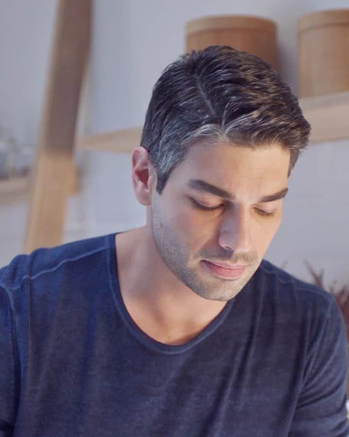 Leyla Lydia Turgutluのインスタグラム：「Ne kadar ne kadar?🥰💦🙇🏻‍♀ @sukruozyildiz @boschhometurkiye #BoschEvAletleri #iDOS #BoschlaYaşanır」