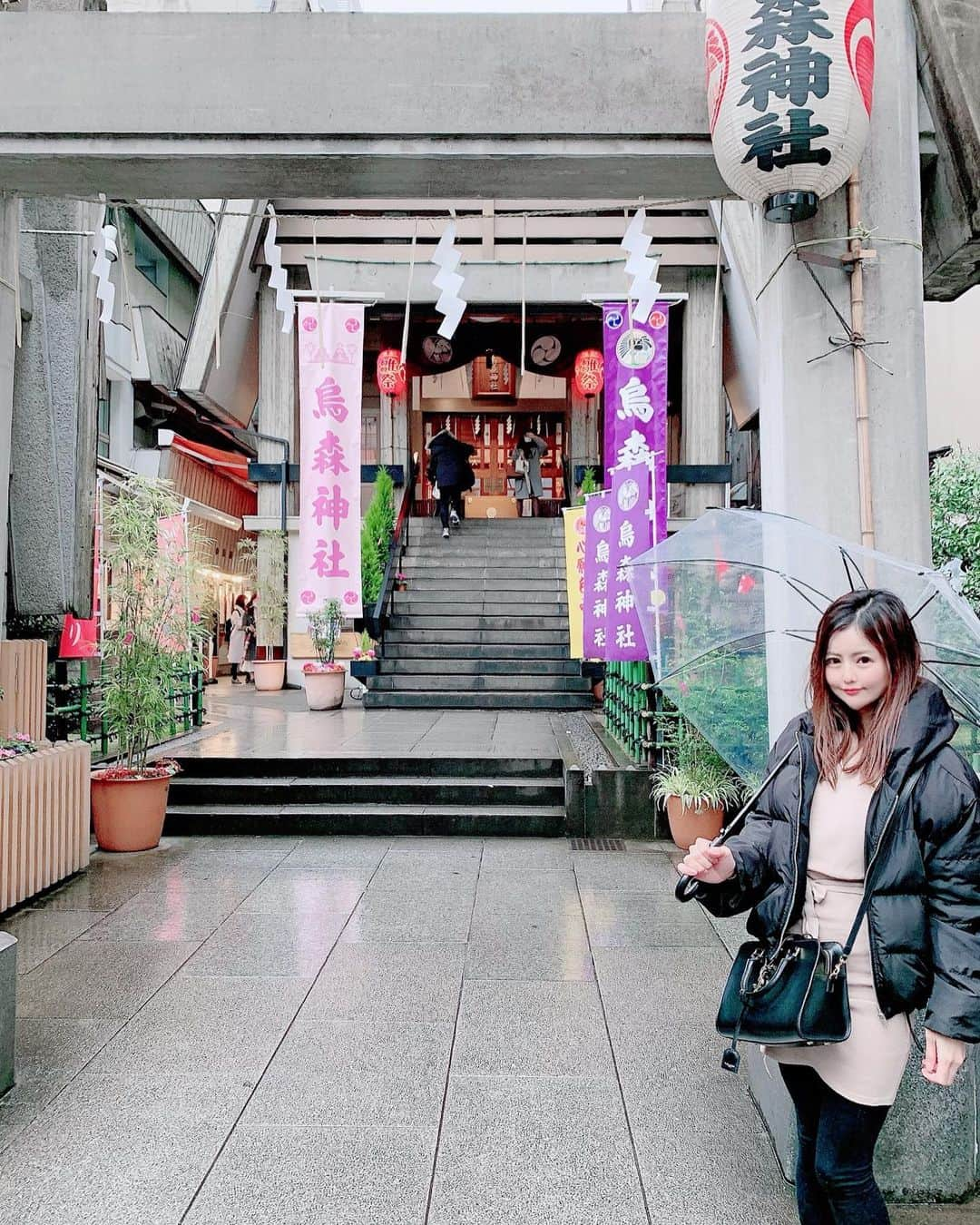 水原乙さんのインスタグラム写真 - (水原乙Instagram)「・ ・ 「烏森神社」へ参拝しに行ってきました⛩✨ "社交性"、"美容"、"芸能"のご利益があるパワースポットです🙏🏻✨ ・ 2枚目画像は、社殿の手前、境内の一角にある"力石"。 「五拾貫余 汐留兵吉 車屋英治 芝土橋久太郎」の文字を見る事ができ、力比べて使ったものが奉納されています❗️ ・ カラフルな御朱印も有名です❤️ ・ ・ 🌹 ・ ・ #烏森神社 #東京 #港区 #神社 #神社巡り #御朱印 #御朱印ガール #社交性 #美容 #芸能 #パワースポット #旅行 #癒し #リラックス #グラビア #グラドル #水原乙 #インスタグラマー #tokyo #minatoku #bikinicompetitor #bikini #japanesegirl #asianbeauty #gravure #portrait」3月19日 16時51分 - mizuhara_oto