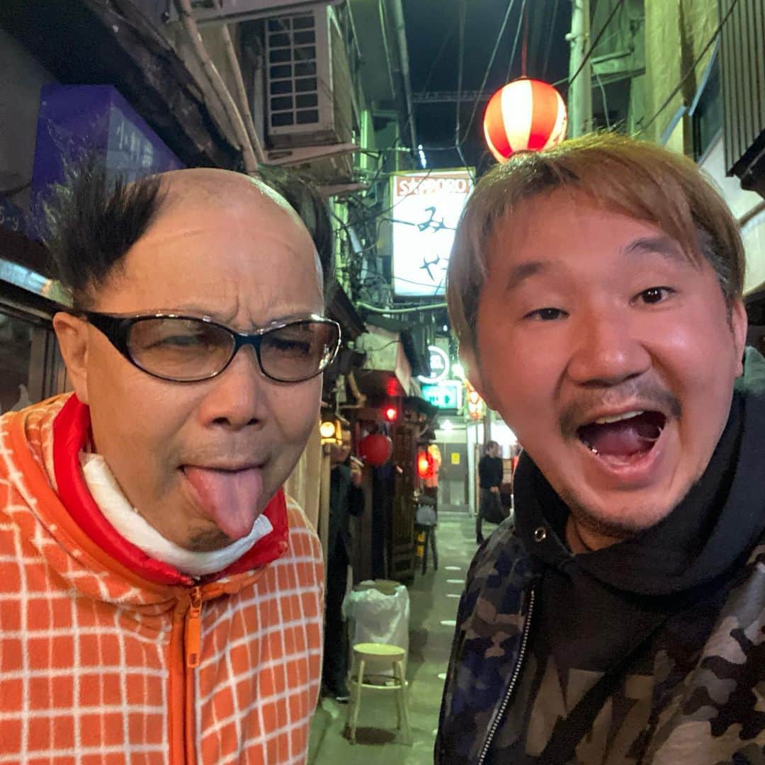 植田朝日のインスタグラム：「😃😃😃﻿ ﻿ 昨日は久々に南部ちゃんと‼️﻿ ﻿ 何年ぶりだろ〜⁉️﻿ ﻿ 電話かかって来たら予定飛ばしてでも行くよね、戦友だもん！w ﻿ 一時期、週5ぐらい遊んでたもんな〜。﻿ ﻿ ちなみに、お互い年取ったから健康の話ばっかでしたよん。苦笑﻿ ﻿ #仲間 #南部ちゃん」