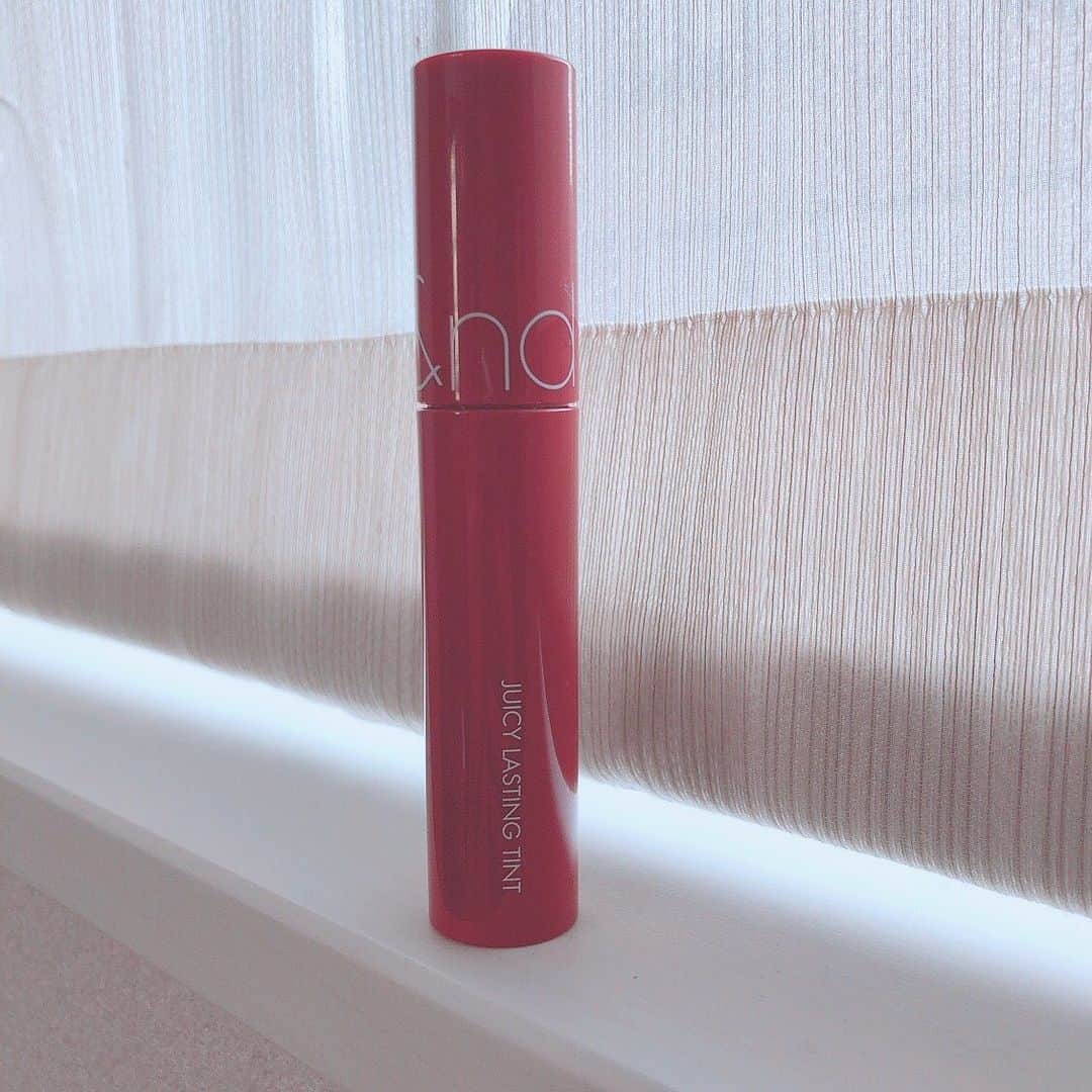 長尾麻由さんのインスタグラム写真 - (長尾麻由Instagram)「珍しく今日は普段絶対に出さないおでこを出してみた🧡 リップは最近お気に入りで使ってるrom&ndのジューシーラスティングティントのFIGFIG #福岡生活 #コスメマニア #落ちにくいティント」3月19日 16時54分 - mayu_nagao1117