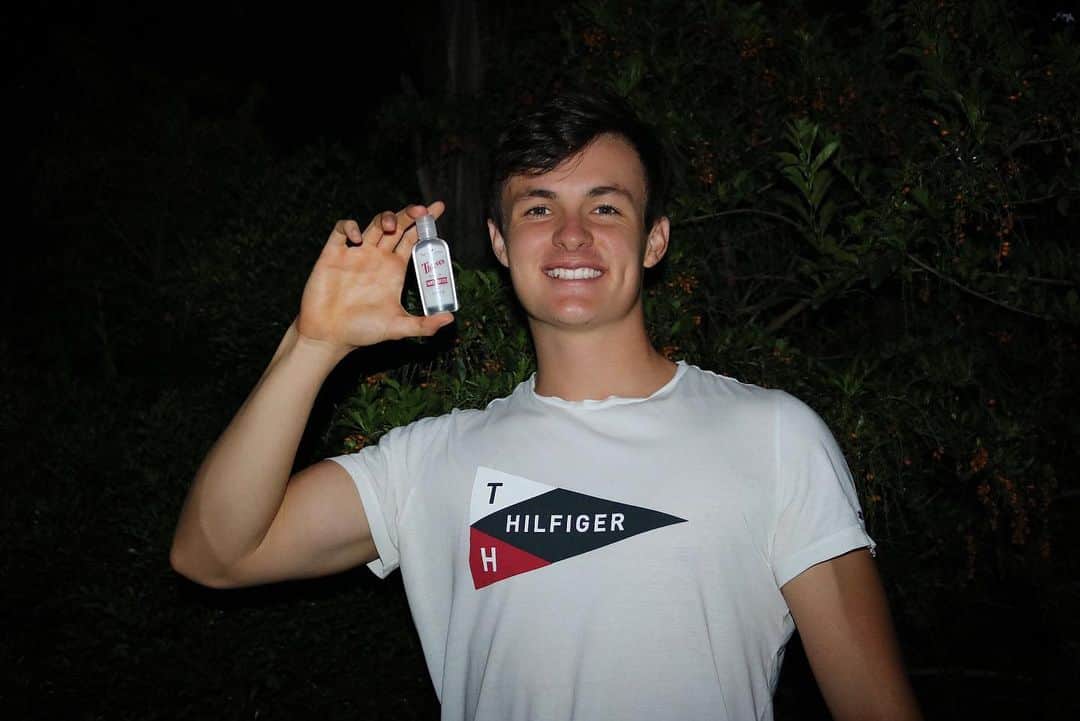 ジェイク・ドランのインスタグラム：「Wash ya hands ya detty 🐷!! Myself and @younglivingaunz are hoping everyone is using their hand-sanitiser and staying healthy 😌 #youngliving」