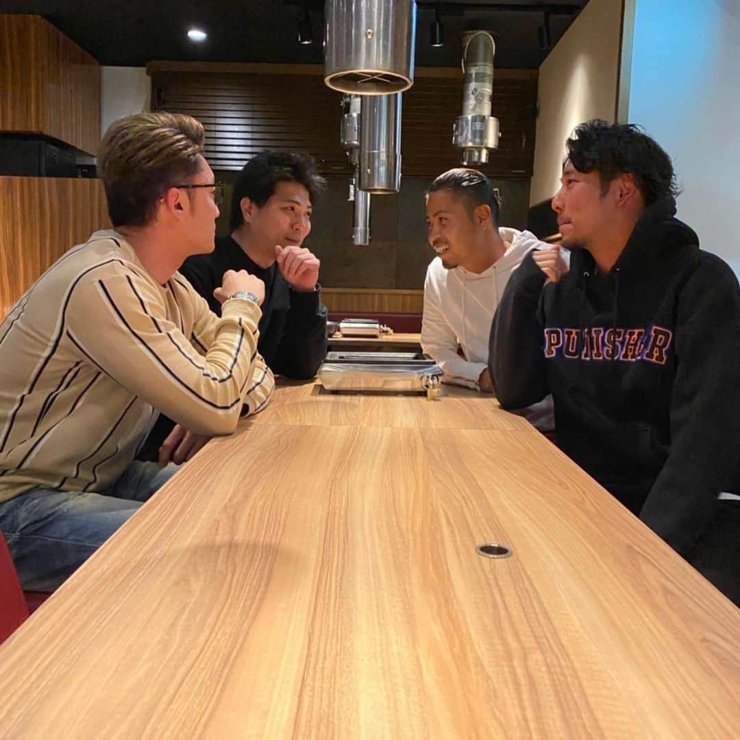 保田賢也さんのインスタグラム写真 - (保田賢也Instagram)「. 同級生とタメ会. . 刺激しかなかった. こんなに会話が止まらない日は初めてかもってくらい語った. . 最高な日になりました‼️ . Thank you.  #1988 #1989 #俺だけまだ30 #同級生 #タメ会  #仲間 #コロナになんか負けてらんない #自信しかない .  あ、さとる‼️笑🤭 . 今日も最高でした.🔥 @ushimitsu.ichimon.mg」3月19日 17時57分 - kenya_yasuda_