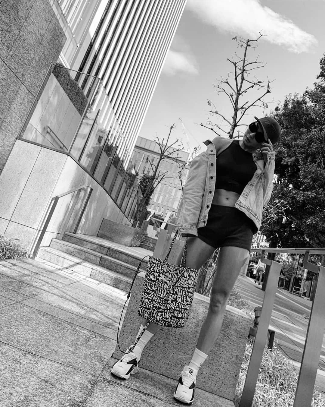 Aya（小山内あや）さんのインスタグラム写真 - (Aya（小山内あや）Instagram)「💙💙💙 白スニーカー👟が履きたい季節がやってきた😊」3月19日 18時30分 - aya_fitness