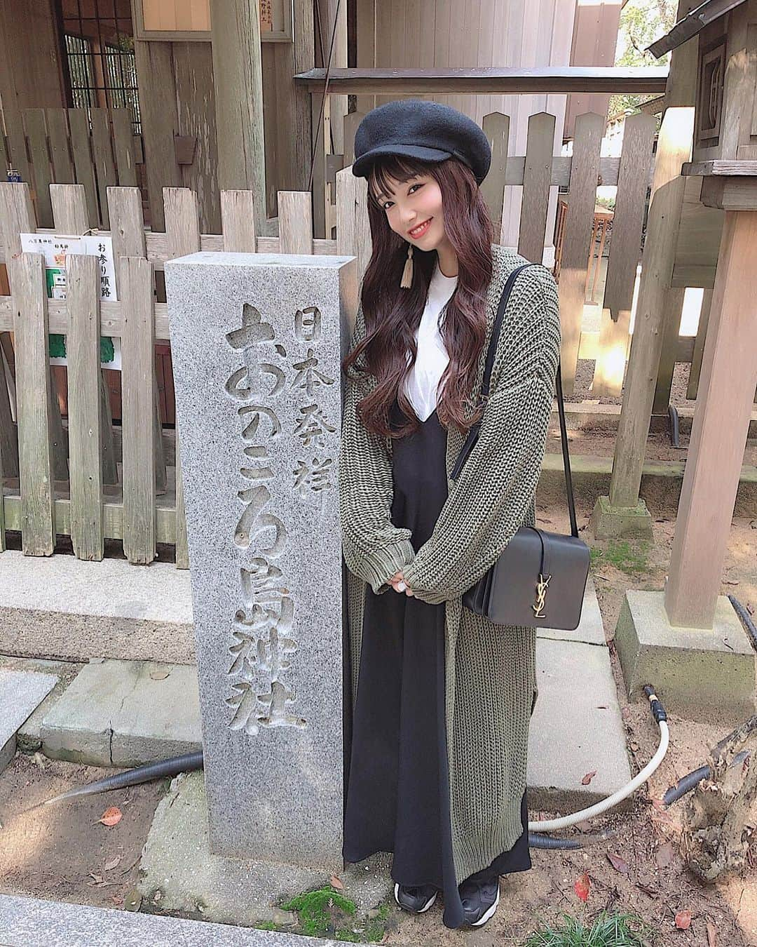 天野ゆうかさんのインスタグラム写真 - (天野ゆうかInstagram)「いつかの #おのころ島神社 ⛩ (醸し出される軽めのオバショット感🧓🏻) . . . 今月は美容から遊びの予定まで とりあえず自分なりに自粛中😷 お出掛けしやすい季節やのに なんだかなーってなるよね😕🌸 . . 家で映画観すぎて 感受性だけがじわじわと豊かになってる気がするけど、 また気兼ねなく外出できる日が早く来てほしい🙏 . . . #淡路島 #旅行 #旅行好き女子 #淡路島旅行 #神社 #⛩ #オバショット #trip #tripgram #awajishima #fashion  #fashiongram #いつかの旅行 #また早く旅行したい #外食もしたい #みんなはどんな風におうちで過ごしてますか？ #先日久々にセルフネイルでマニキュア塗ったら #恐ろしい程に時間かかりました #塗るよりはみ出した所拭き取る方の手間ったらもう #ジェルネイルの楽さが身に染みた」3月19日 19時05分 - yucca_official