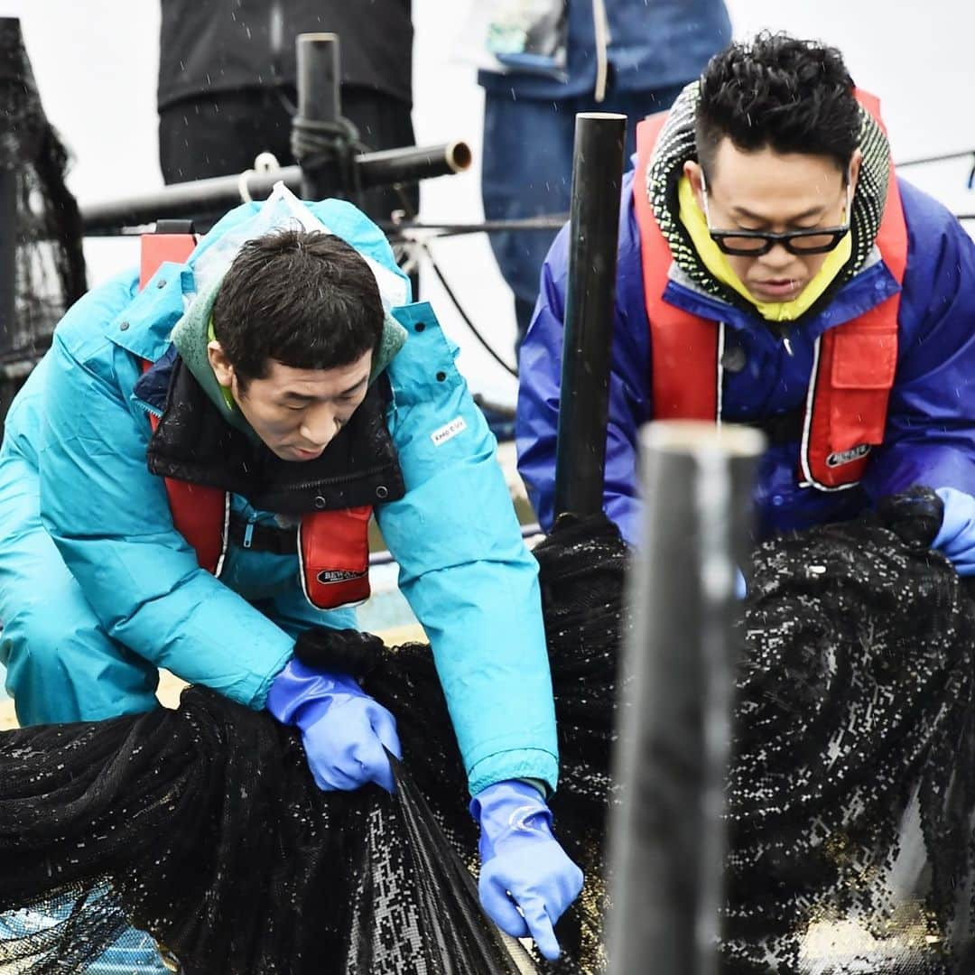 日本テレビ「満天☆青空レストラン」さんのインスタグラム写真 - (日本テレビ「満天☆青空レストラン」Instagram)「今週は、﻿ 滋賀県から氷魚をご紹介します！﻿ ﻿ 琵琶湖の伝統漁に挑戦しました！﻿ 真剣な表情の皆さん﻿ ﻿ ぜひご覧下さい⭐️﻿ ﻿ #満天青空レストラン﻿ #青空レストラン ﻿ #青空 #青レス #満天 ﻿ #宮川大輔 ﻿ #大ちゃん ﻿ #うまい﻿ #日テレ #日本テレビ﻿ #滋賀県#大津市﻿ #ロケ﻿ #氷魚﻿ #麒麟﻿」3月19日 19時06分 - aozora_official