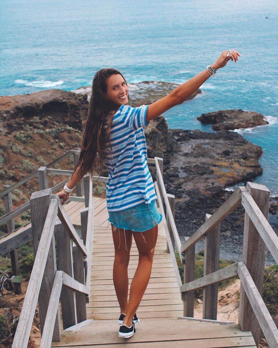 Maddie COATESのインスタグラム：「An ocean breeze puts a mind at ease. “You must not lose faith in humanity. Humanity is like an ocean; if a few drops of the ocean are dirty, the ocean does not become dirty.”」