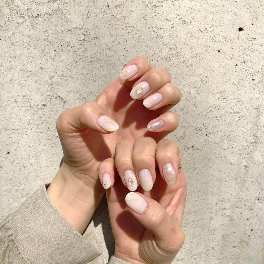 藤江れいなさんのインスタグラム写真 - (藤江れいなInstagram)「New Nail💅🥺 可愛すぎるぅぅぅ きょんちゃん( @minxnail_kyon )ありがとう〜💓 #nail #春ネイル　#ぷるんネイル」3月19日 20時00分 - 01nyan0201