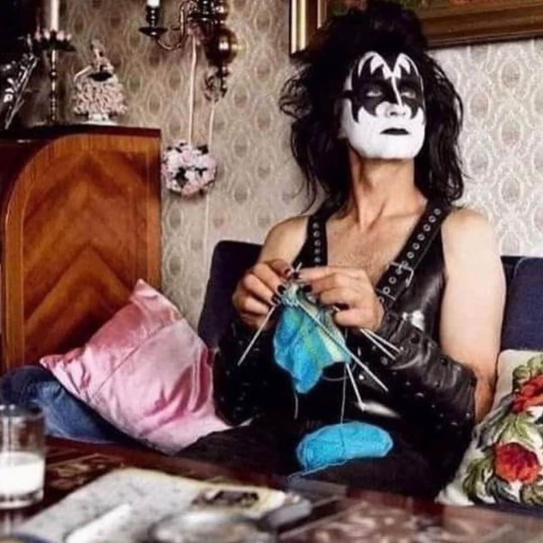 カリーヌ・ロワトフェルドのインスタグラム：「New hobby . Regram @thomaslelu @michelgaubert」