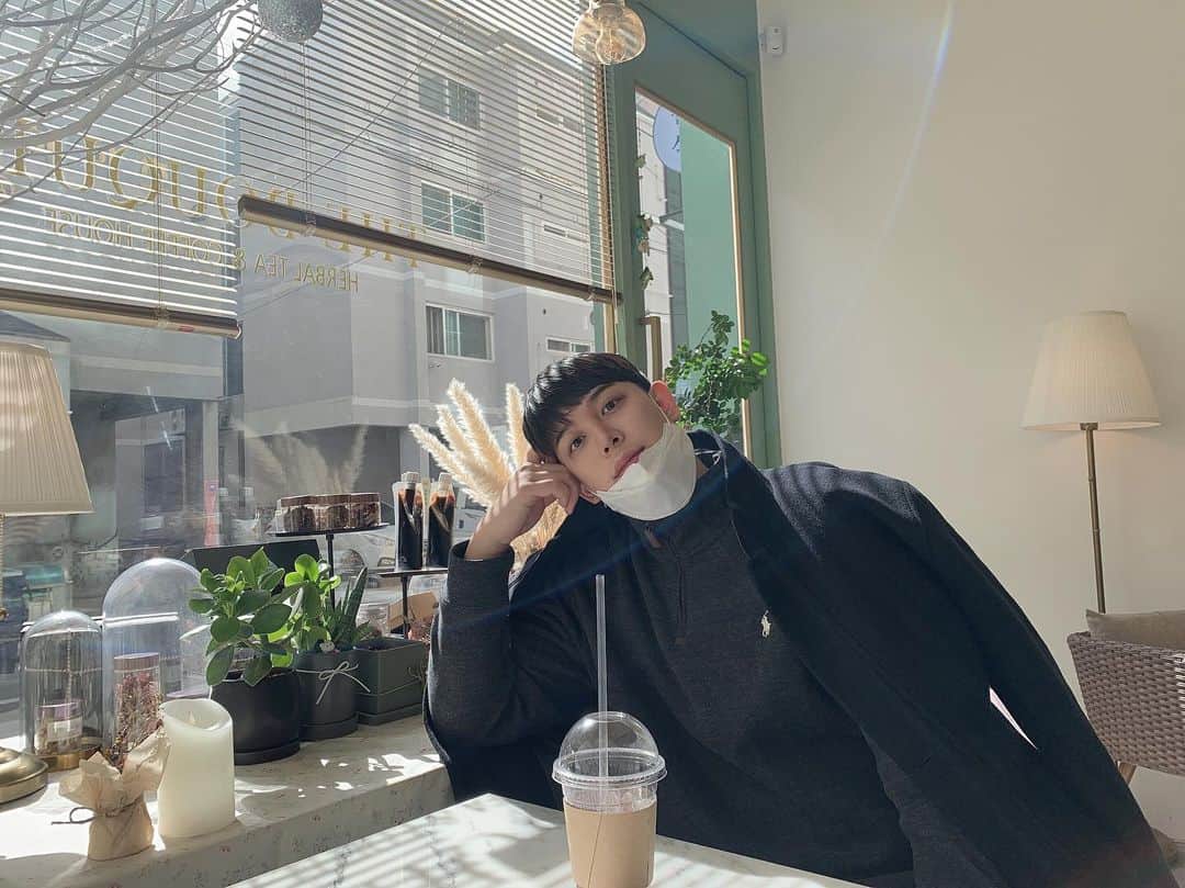 チャンジェ さんのインスタグラム写真 - (チャンジェ Instagram)「#다이어트 힘뎌😐」3月19日 20時58分 - chang_jae_lee