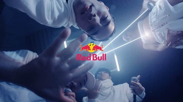 starRoのインスタグラム：「Full video is now up ✌️ #白いレッドブル 発売を記念した映像作品「THE WHITE EDITION」がYouTubeで公開 ・ SKY-HI 大門弥生 (YAYOI DAIMON) Reddy from Hi-Lite Records DABO ・ @redbulljapan #翼をさずける #pr」