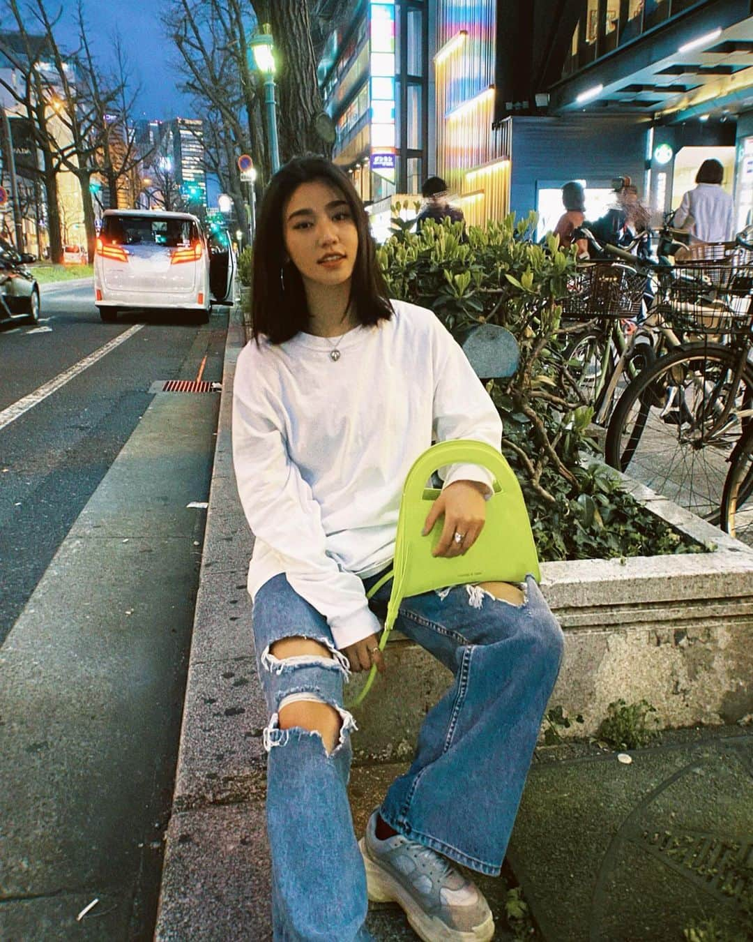 松本優さんのインスタグラム写真 - (松本優Instagram)「. . #outfitoftheday 💛 蛍光黄色のバッグがお気に入り💛 . .」3月19日 21時09分 - matsumoto_yu