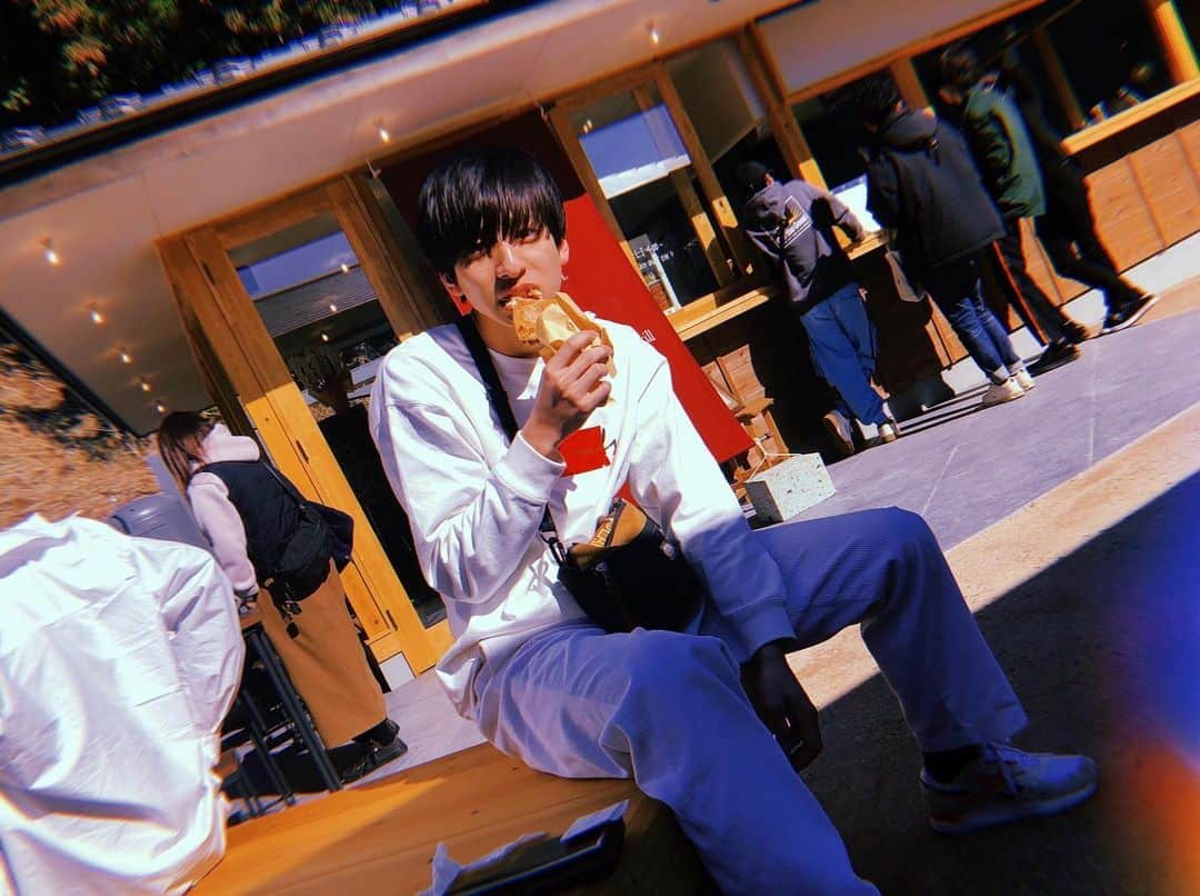 岡田翔大郎のインスタグラム：「🍗🍗🍗 . . #岡田翔大郎」