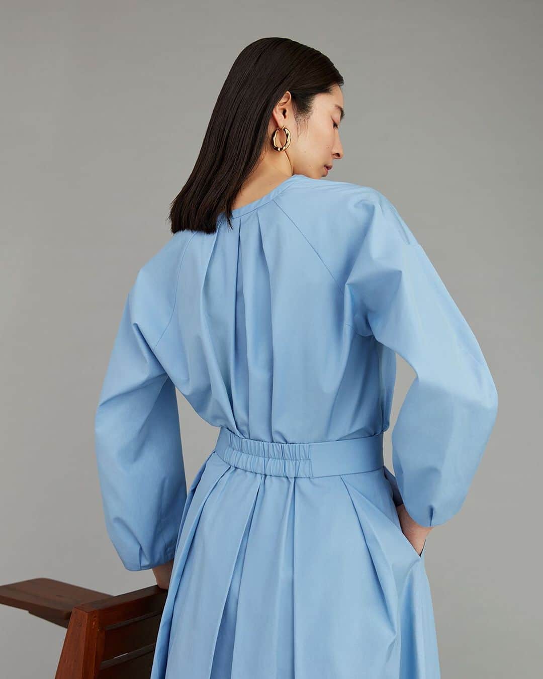 ロペさんのインスタグラム写真 - (ロペInstagram)「2020 Spring New Collection﻿ ブランドサイトにて最新コレクションを公開！﻿ ﻿ ﻿ 【23日まで10%OFF！】 ﻿ タイプライタータックブラウス﻿ ¥15,400 → ¥13,860（税込） 10%OFF﻿ ﻿ タイプライタータックフレアースカート﻿ ¥16,500 → ¥14,850（税込） 10%OFF﻿ ﻿ ﻿ #fashion﻿ #blouse #skirt﻿ #セットアップ﻿ #ロペ #ROPÉ #ropejp」3月19日 21時31分 - rope_jp