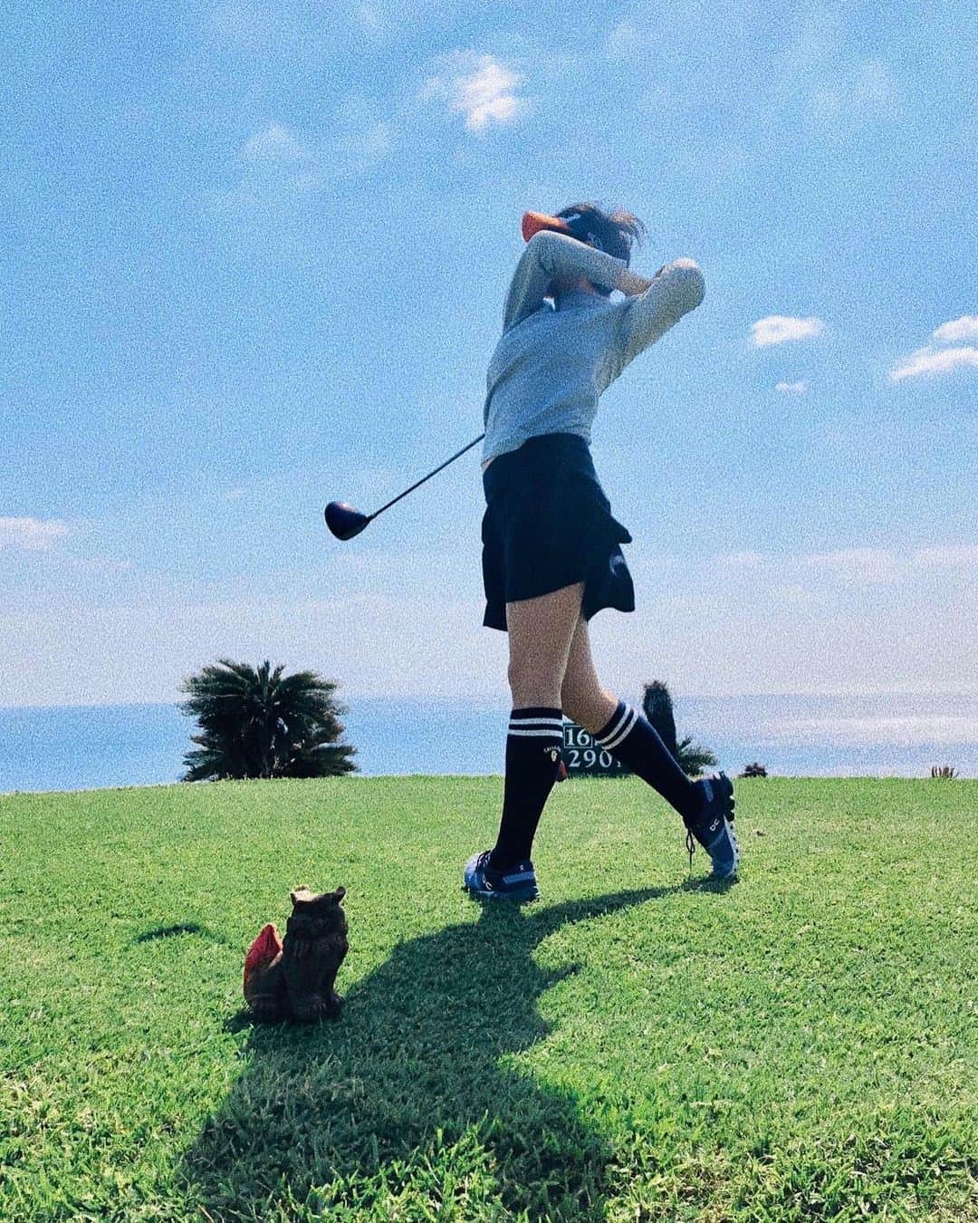 中村優さんのインスタグラム写真 - (中村優Instagram)「前に沖縄でゴルフしたときに良い写真撮ってもらった〜⛳️🏌️‍♀️ 最近の練習動画も。 #golf#優golf#ゴルフ初心者#ゴルフ女子」3月19日 21時56分 - nkmr_yu