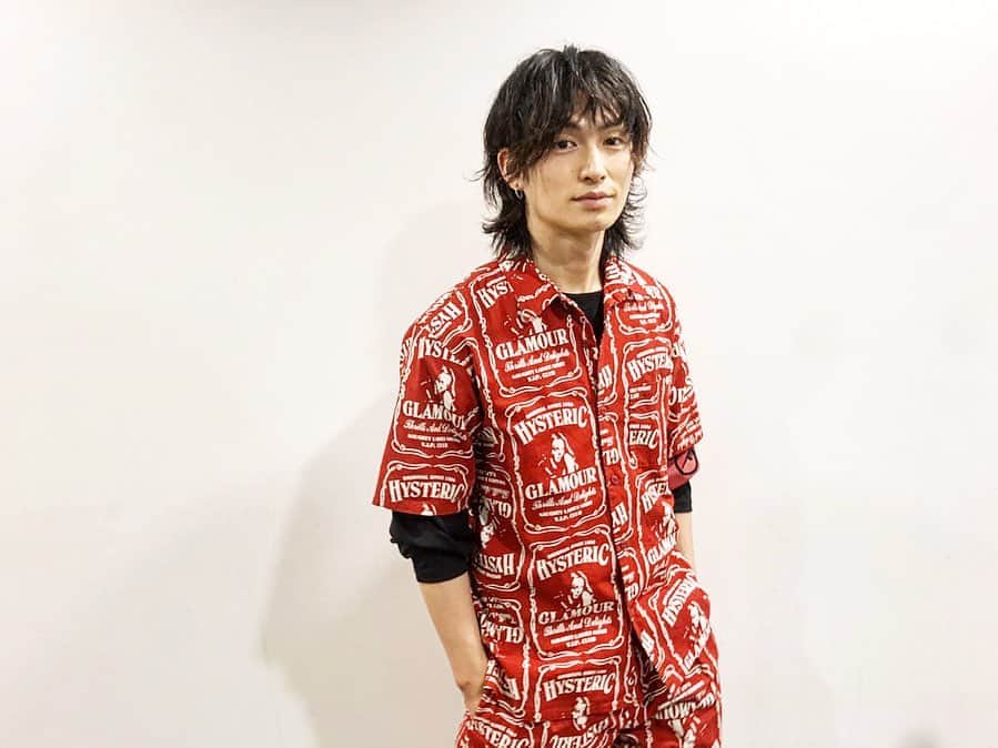 松田凌のインスタグラム：「. オオカミちゃん衣装。 普段着ないような服を着れる。 スタイリストさんに感謝です。」