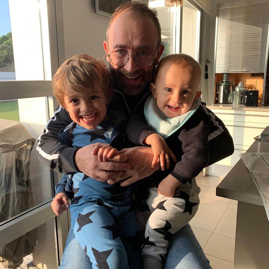 マルク・ムニエッサのインスタグラム：「Happy Father’s Day!! #lolo 👨🏼‍🦲👦🏼👶🏼」