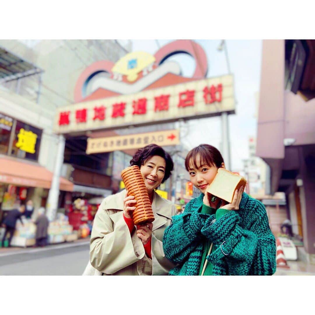 のインスタグラム：「明日の　#パン旅。は 寺島しのぶさんと 巣鴨のパン屋さんを巡ります🦆 たのしかったーーー！  夜7時から NHKBSプレミアムにて🍞」